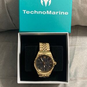 TechnoMarine
Sea Dream Men's Watch - 42mm, Gold (TM-719006)